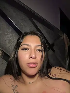 Dakotha v  online show from May 19, 1:56 am