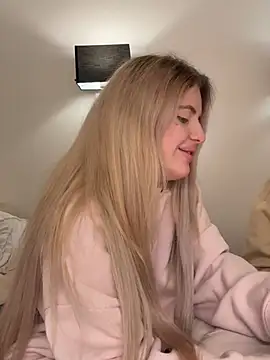Holly-Glamour online show from May 8, 1:20 am