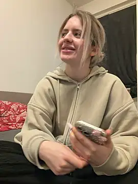 Holly-Glamour online show from May 20, 11:24 pm