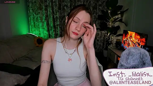 Alyssa Smitt online show from July 6, 1:11 am