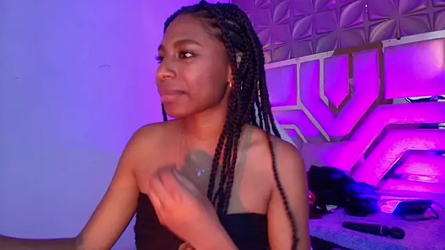 Queen perla  online show from April 30, 5:51 pm