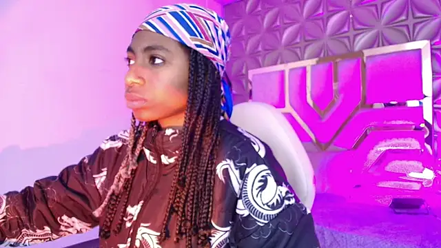 Queen perla  online show from April 13, 12:17 pm