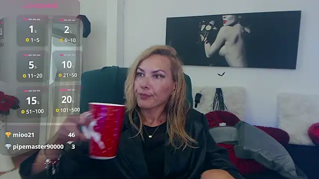 EvelynQueenn online show from September 16, 11:51 am