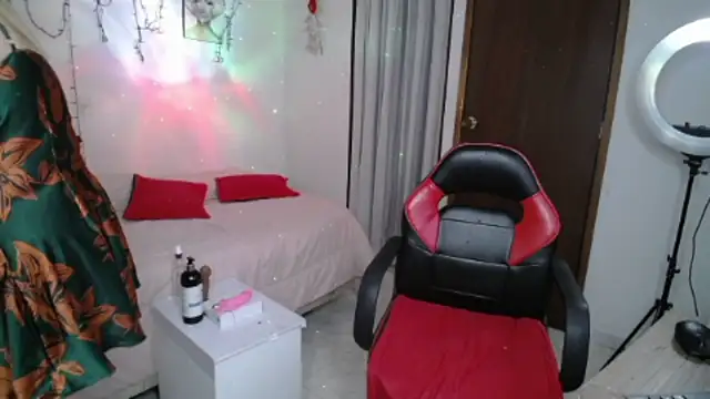 vanessalat online show from October 16, 12:35 am