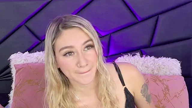 MaryDeniro online show from May 5, 3:59 pm