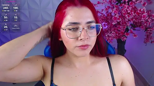 lizowenn  online show from May 21, 9:02 pm