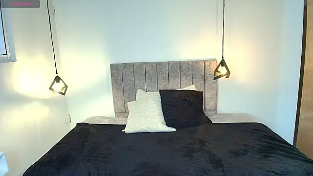 GiaFox  online show from May 7, 8:34 pm