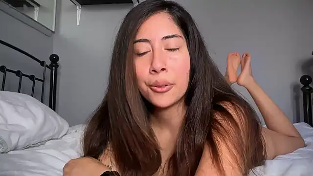 LorenaAnderson online show from May 23, 10:46 am
