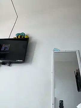 Valentinabaker online show from April 2, 7:44 pm