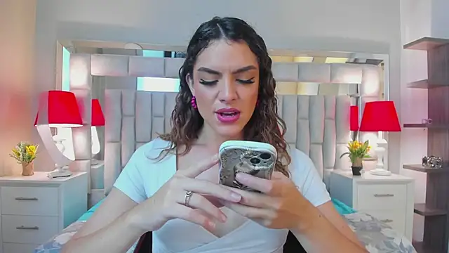 mariiahneedles online show from October 13, 9:39 pm