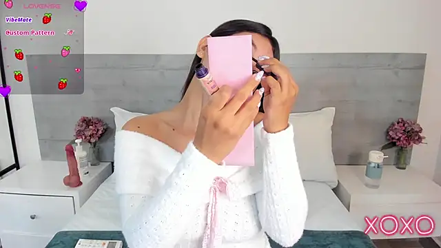 DulceColeman online show from May 5, 11:24 am