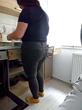 Aian09 online show from September 29, 11:37 am