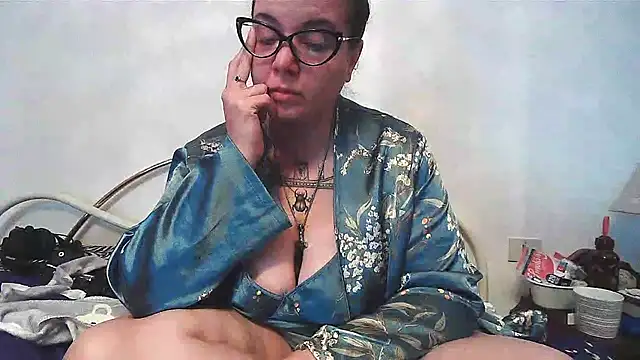 AliceBehind online show from April 9, 5:32 am