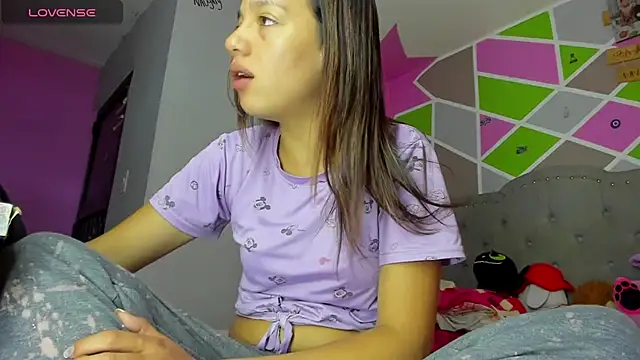 Laura naughty  online show from January 8, 9:19 pm