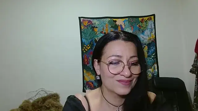 KeisyNeonX online show from April 1, 11:00 am