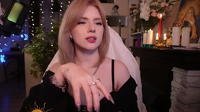 Chriss Fox online show from February 7, 4:11 pm