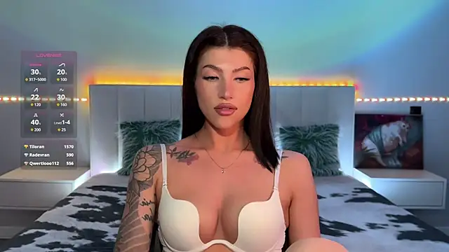 ellie miu online show from May 13, 5:40 pm