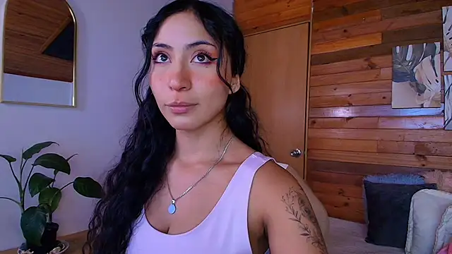 amber curly online show from May 25, 11:15 pm