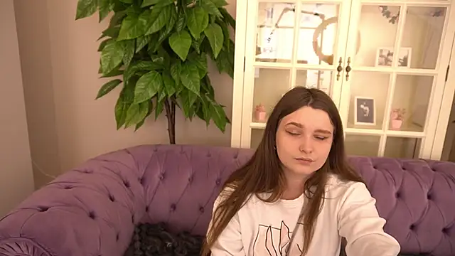 MagicPeachh  online show from May 19, 12:23 pm