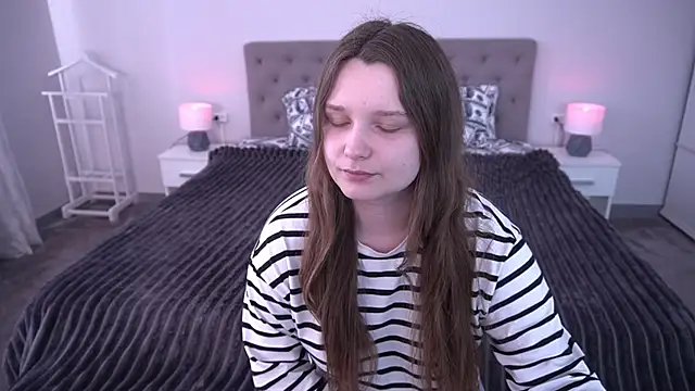 MagicPeachh  online show from May 21, 5:49 am