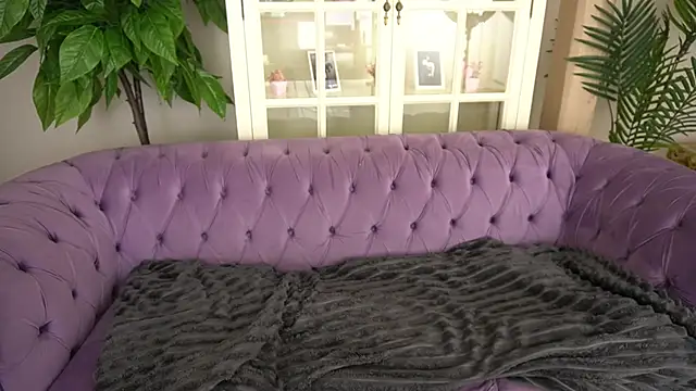 MagicPeachh  online show from May 15, 6:27 am