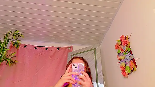 scarlet-jonesx online show from May 10, 10:23 pm