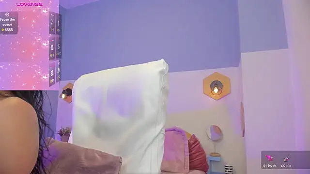 Chloe fischer  online show from May 28, 2:48 pm