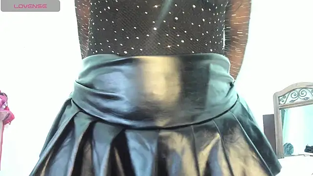 latinaStepmom online show from May 27, 12:54 am