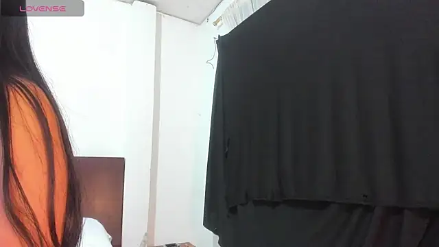 latinaStepmom online show from May 20, 1:57 am