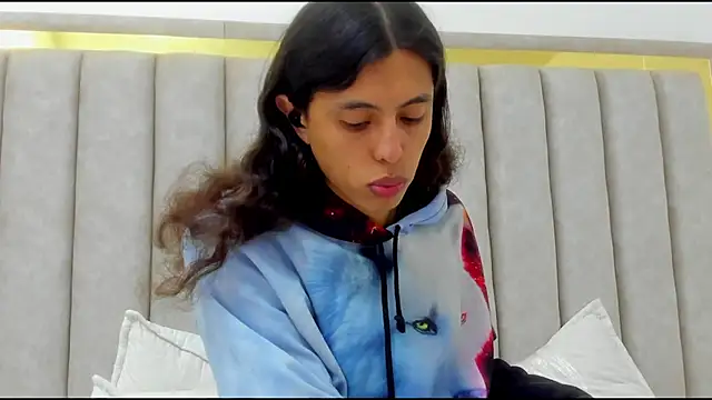 FreyaMoller online show from December 1, 1:14 pm