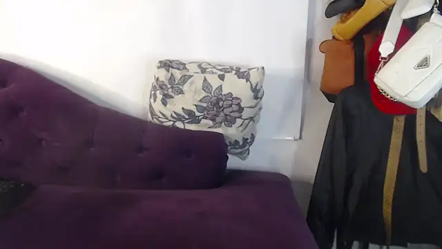 Lillebbw online show from October 6, 11:42 pm