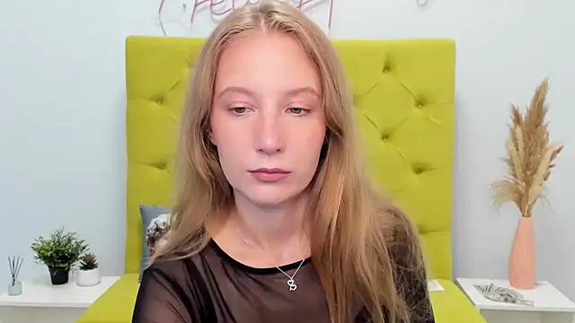 LolaWilsons online show from June 23, 6:22 am