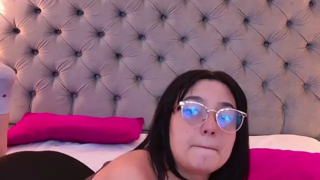 SamantaG online show from April 1, 1:41 pm