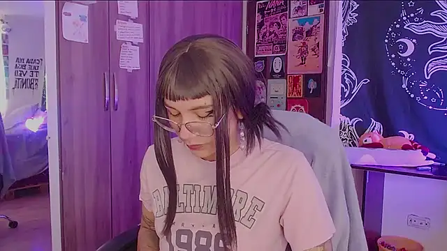 melissahowl online show from November 24, 2:30 pm