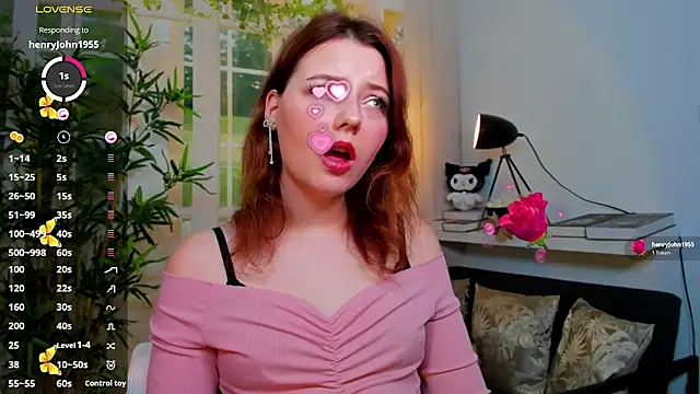 pretty little thing online show from December 19, 2:53 pm