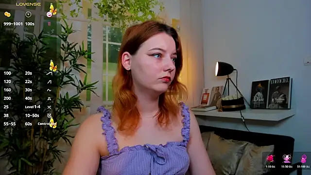 pretty little thing online show from November 17, 5:57 pm