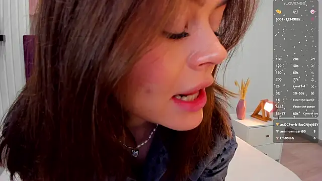 Kelly Cuutie online show from May 11, 1:40 am