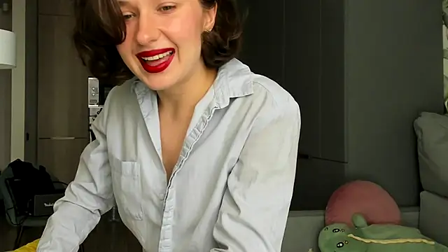 Lilith lutherlow online show from September 27, 11:50 am