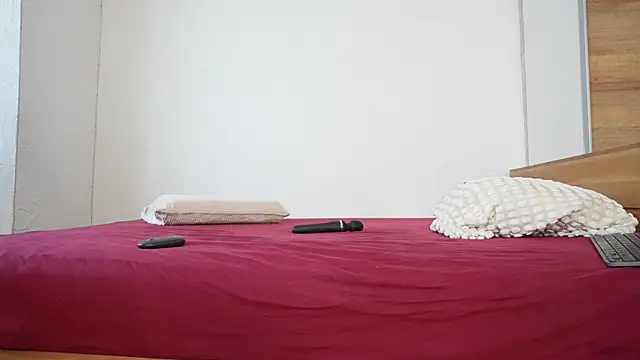 missdaisydiamond777 online show from April 7, 12:29 pm