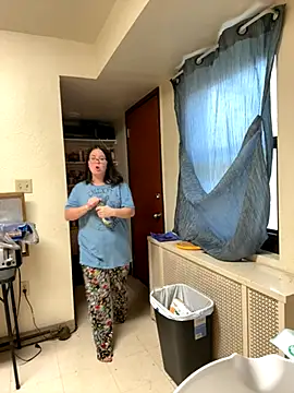 Hotmess express420 online show from November 9, 2:02 pm