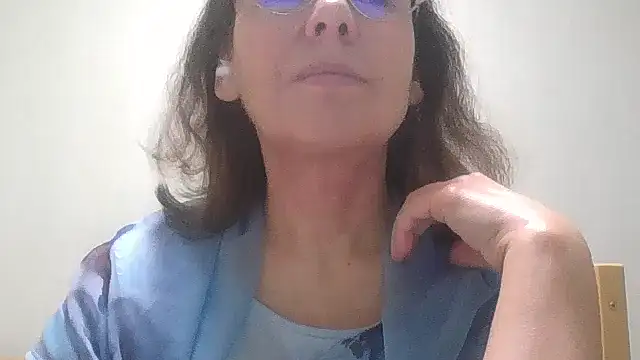 HollyJewel online show from November 20, 4:30 pm