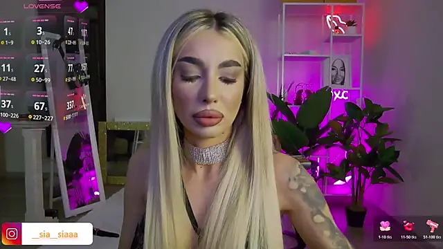 ArianaArianna online show from May 19, 6:26 pm