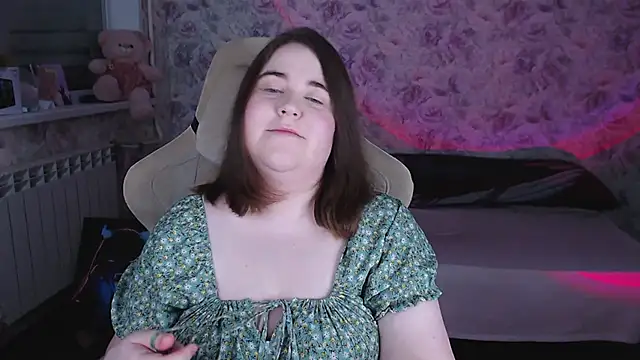 Estelle Hicks online show from April 28, 6:56 pm