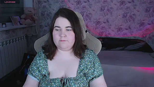 Estelle Hicks online show from May 6, 6:56 pm