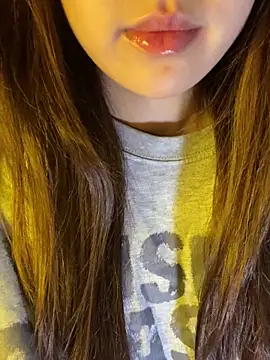 minmin2kk5 online show from May 14, 4:13 pm