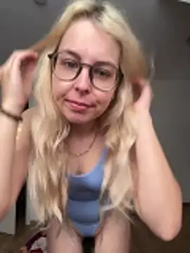 Livewithlucy online show from May 19, 8:43 am