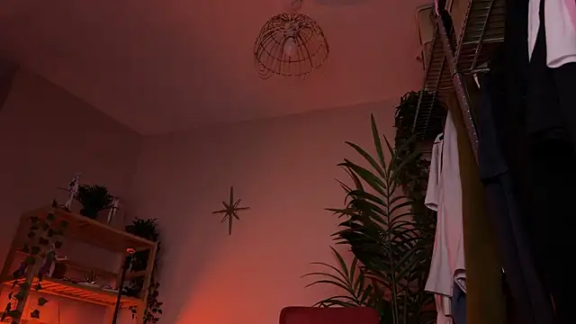  vixenp online show from March 25, 6:55 pm