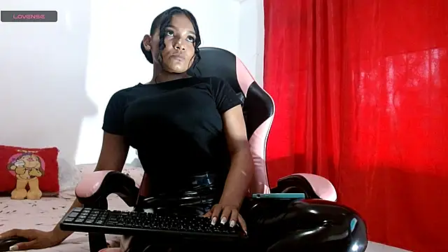 camilavagina24 online show from April 2, 3:31 pm