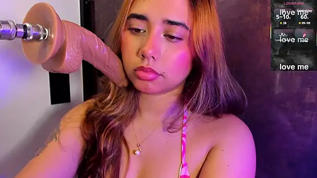 issie cute online show from May 22, 8:18 pm