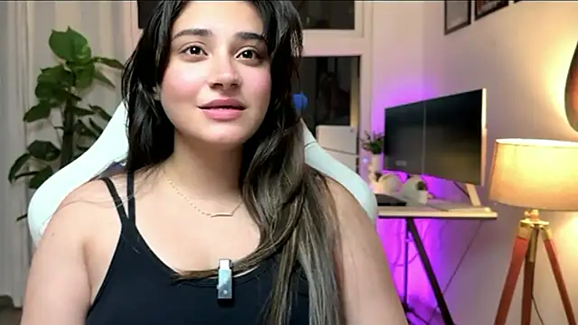 demieliss online show from April 26, 7:33 pm